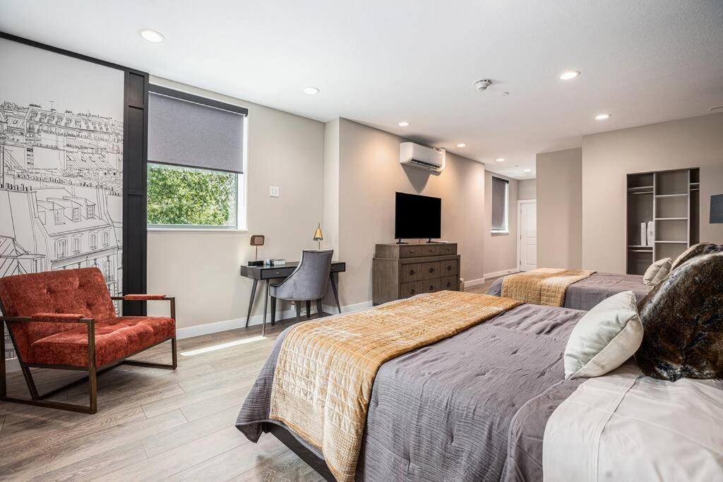Private Room With Kitchen & Bath 4 แบรเดนตัน ภายนอก รูปภาพ